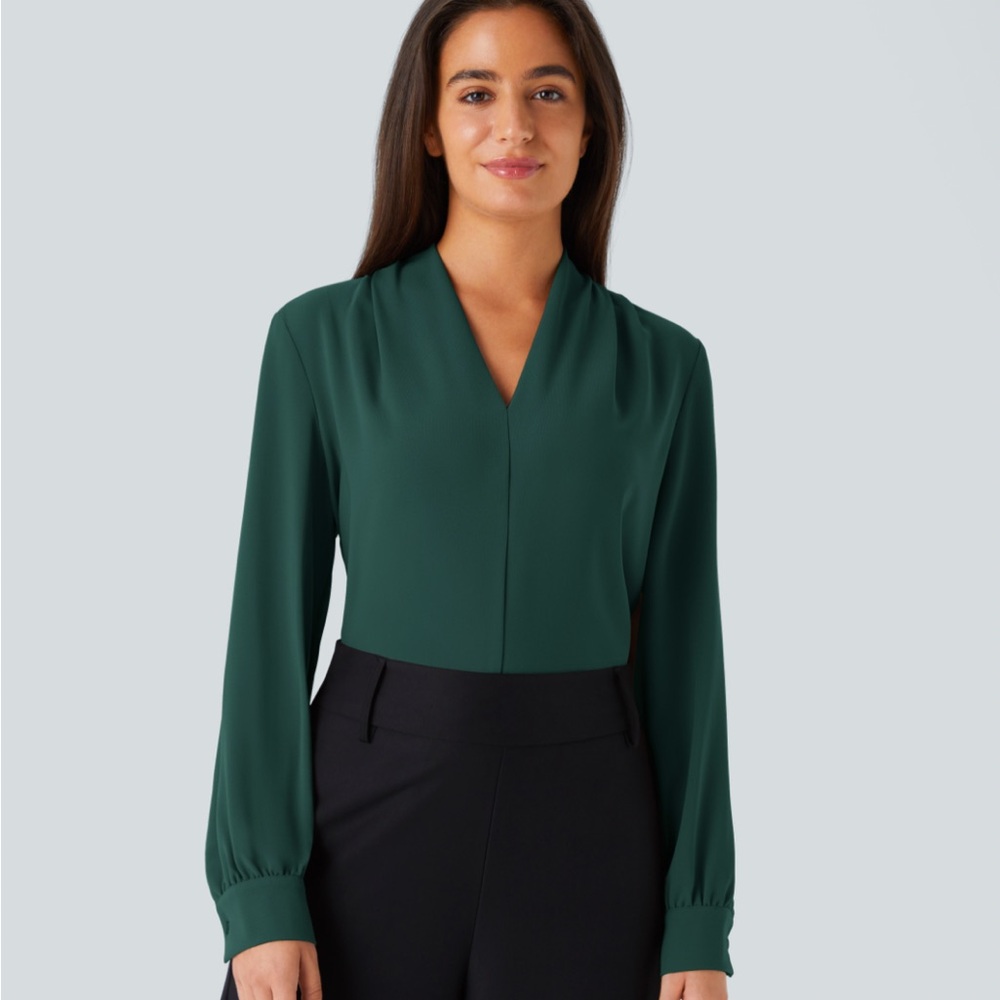 Fitted Green Blouse with Mandarin Collar and Long Sleeves